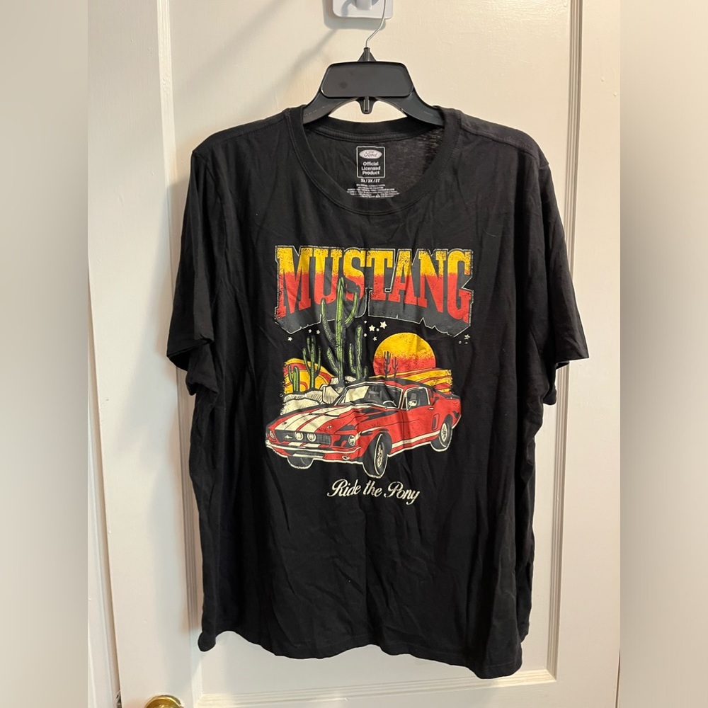 Mustang graphic tee